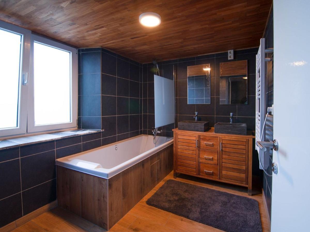 Very Spacious House With Sauna Spa And Countryside Views Gouvy ภายนอก รูปภาพ